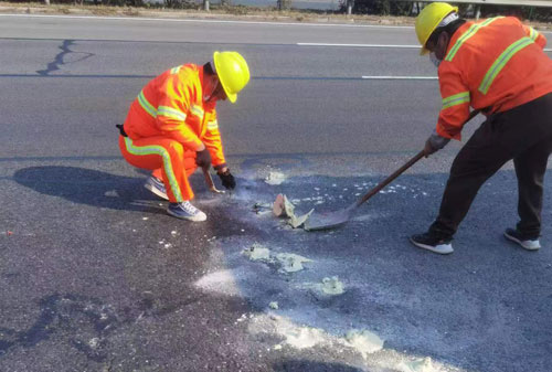 理县公路下沉注浆加固